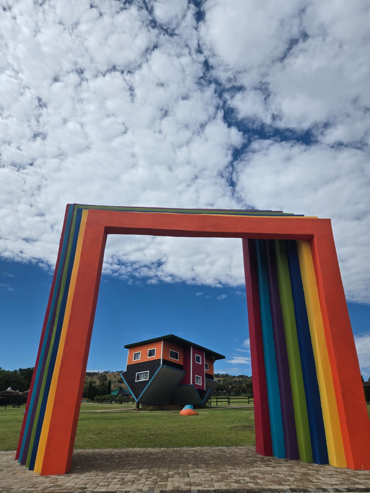 Upside Down House Broederstroom